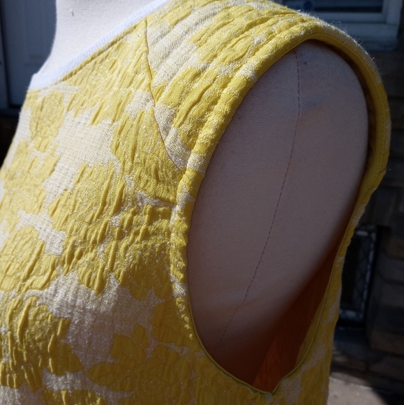 Zara Trafaluc Yellow Rose Sleeveless Blouse Size Small Women's - Picture 5 of 10